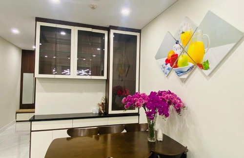 Tay Ho Apartment | Pet-Friendly Harmony: 2Br View at Hồ Tây, Rated 9/10