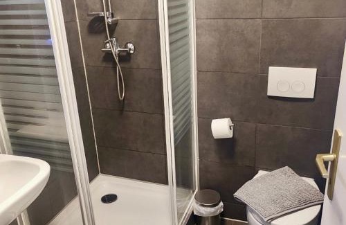 Meiningen Apartment | Family-Friendly Harmony Apartment with 4 Bedrooms & Pets Welcome