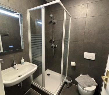Meiningen Apartment | Family-Friendly Harmony Apartment with 4 Bedrooms & Pets Welcome