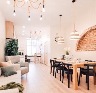 Old Town Apartment | Harmony Apartment: Eco-Friendly Stay for 9 in Riga Old Town