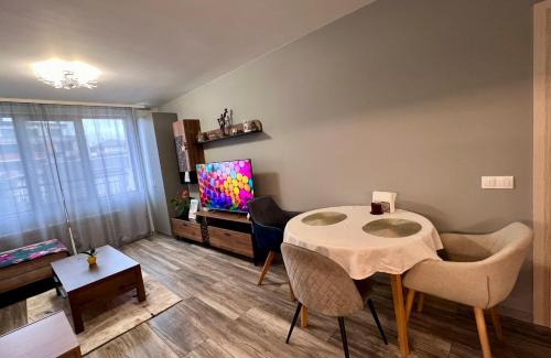 Ovcha Kupel Apartment | Exceptional Harmony Apartment: Child-Friendly Getaway