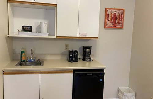Digby House | Guest Favorite: Harmony B&B & Suites with Kitchen Access