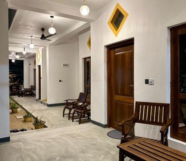 Pottuvil Division 2 House | Pet-Friendly Harmony Beach Hotel with Oceanfront Views