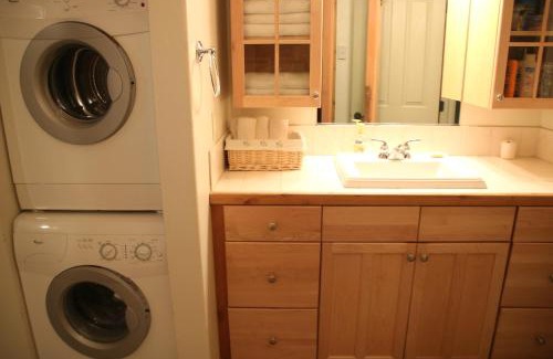 New Harmony Bed & Breakfast | Pet-Friendly Harmony Belle at Kolob Canyon - 10/10 Rated