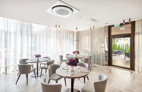 Birstonas Hotel | Exceptional Harmony Birštonas: Pet-Friendly Retreat with Dining