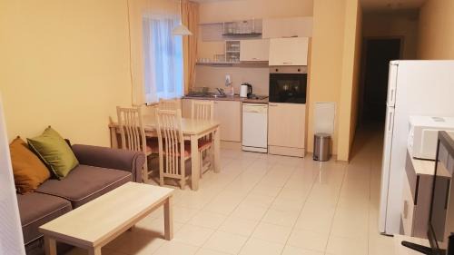 Osenovo Apartment | Tranquil Harmony Hills Kolevi Apartments with Oceanfront Bliss