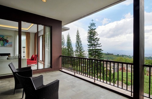 Bandung Villa | Private Pool Retreat: Cemara Villa with 4 Bedrooms