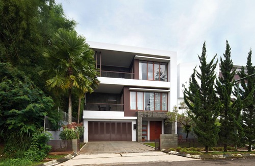 Bandung Villa | Private Pool Retreat: Cemara Villa with 4 Bedrooms