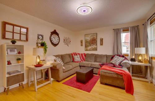 Harmony House | Cozy Home with Fire Pit, 5 Miles to Niagara Cave