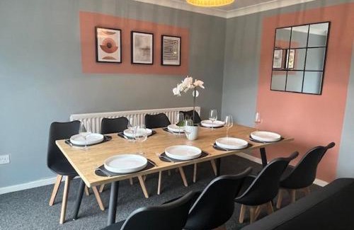 Walsall Apartment | Unforgettable Stay at Harmony House: Family-Friendly Comfort