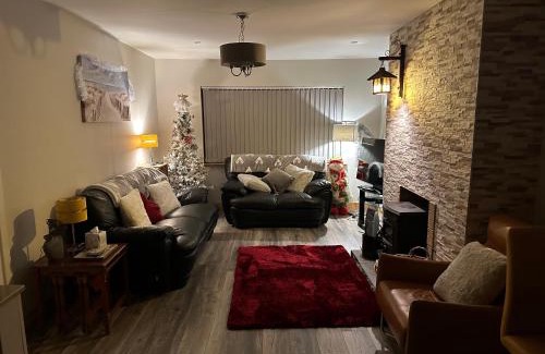 Tramore House | Inviting Harmony House: Beach & Lake Retreat for Families
