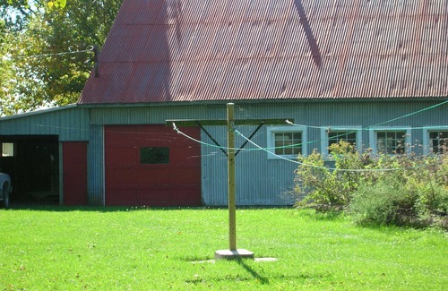Kingsville Cottage | Escape to Harmony House: Family-Friendly Retreat on Pelee Island