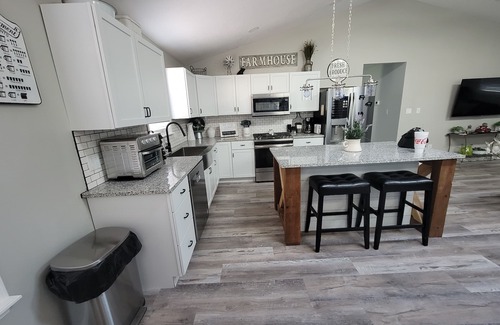Hemlock House | Harmony House: Pet-Friendly Oasis with Spa and Pool
