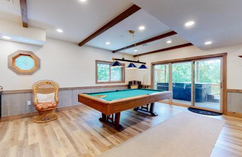 Lake Harmony Estates House | Tranquil Harmony House: Ocean Views & Private Beach Access