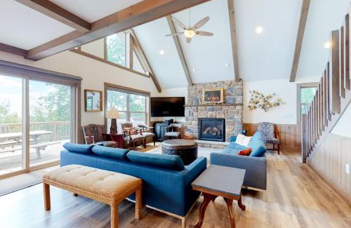 Lake Harmony Estates House | Tranquil Harmony House: Ocean Views & Private Beach Access