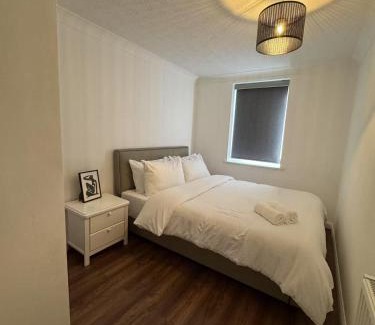 Bicester House | Welcoming Harmony in Bicester - Family-Friendly Retreat