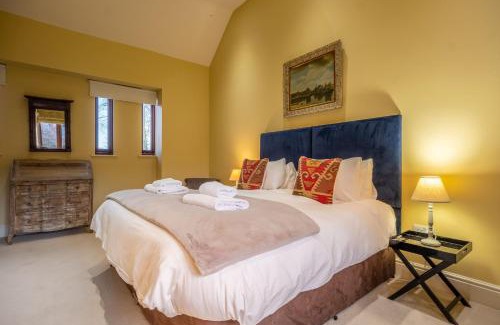 Tittleshall House | Harnser Barn: Family and Pet-Friendly Getaway Awaits