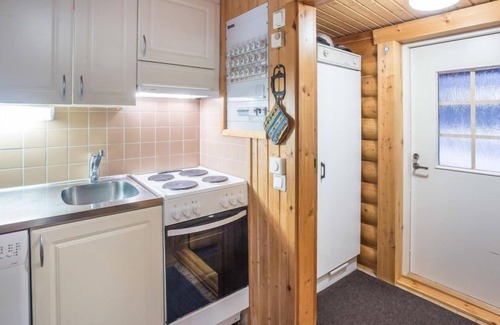Akaslompolo House | Relaxing Retreat at Harpan Maja/Mesimarja by Interhome