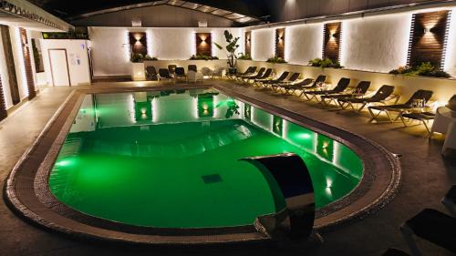 Catoira Apartment | Discover Harpazul: Family-Friendly Retreat with Pool & Hot Tub
