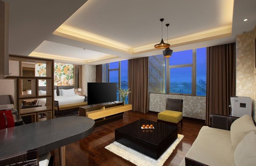 Central Yogyakarta Hotel | Experience Harper Malioboro Yogyakarta with Pool & Spa