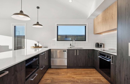 Lowburn House | Harper on Hadley - Cromwell Holiday Home