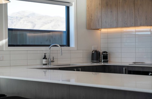 Lowburn House | Harper on Hadley - Cromwell Holiday Home