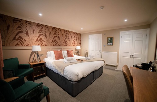 Lower Swanwick Hotel | Experience Comfort at Harper's Steakhouse with Rooms
