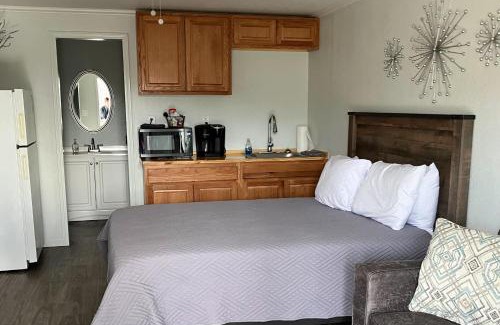 Kimberling City Hotel | Discover Harper Valley 12: Family-Friendly with Pool Access