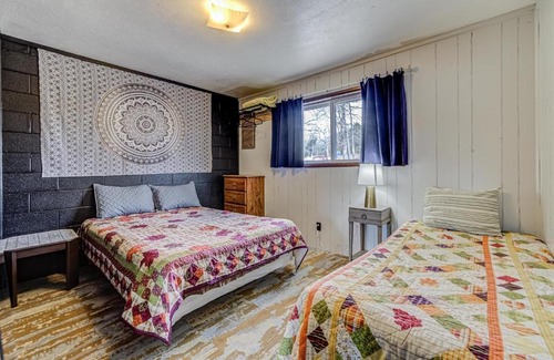 Kimberling City Resort | Relax at Harper Valley Resort - Family-Friendly Getaway