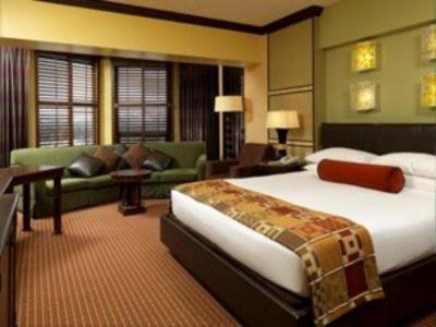 Stateline Resort | Relax at Harrah's Lake Tahoe Hotel & Casino - 4-Star Retreat