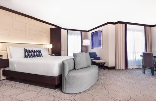Las Vegas Strip Resort | Explore Harrah's Hotel and Casino in Vibrant Las Vegas