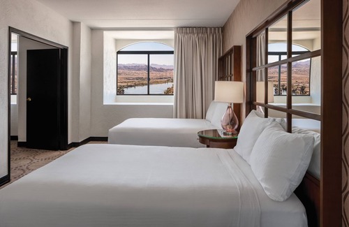 Laughlin Resort | Relax at Harrah's Laughlin Beach Resort & Casino with Ocean Views
