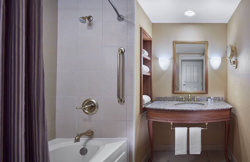 Metropolis Hotel | Discover Harrah's Metropolis Hotel & Casino with Great Amenities