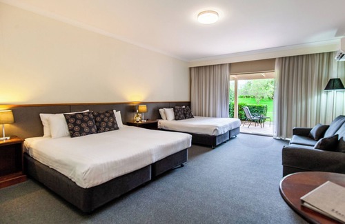 Pokolbin Hotel | Visit Harrigan's Hunter Valley: Family-Friendly Getaway