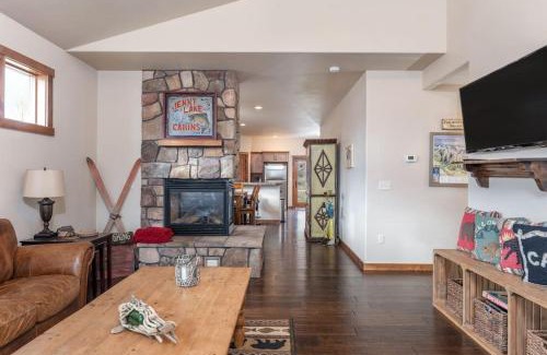 Victor House | Relax at Harris Hawk Cabin in Victor, ID with Air Conditioning