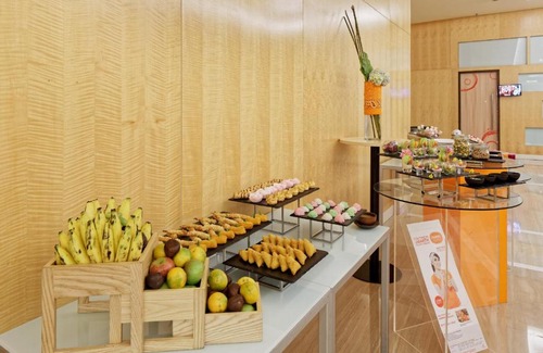 Gading Hotel | HARRIS Hotel and Conventions Kelapa Gading: Family-Friendly Escape