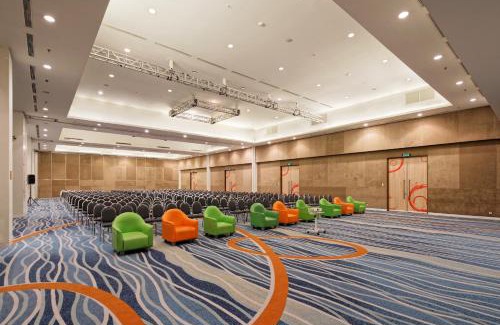 Gading Hotel | HARRIS Hotel and Conventions Kelapa Gading: Family-Friendly Escape