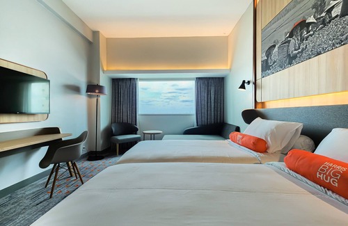 Gading Hotel | Discover HARRIS Hotel & Conventions Kelapa Gading, Jakarta