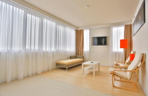 Pontianak Hotel | Discover HARRIS Hotel Pontianak: 4-Star Comfort Awaits