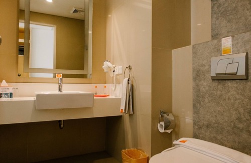 Pontianak Hotel | Discover HARRIS Hotel Pontianak: Family-Friendly & Relaxing