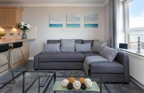 Ayr Apartment | Oceanfront Harris Retreat - Pet Friendly Donnini Apartments
