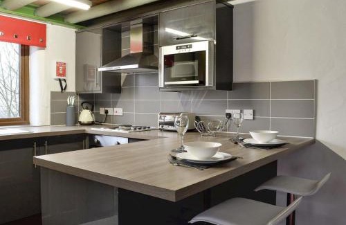 Scales House | Pet-Friendly Harrisons Lodge - Family Welcoming Retreat