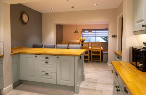 Harrogate House | Victorian Elegance in Harrogate - 4-Star Family Retreat