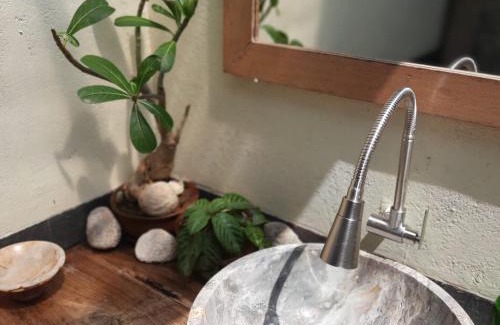 Pacitan House | Cozy Harry's Ocean House Pacitan - Rated 9/10 for Families