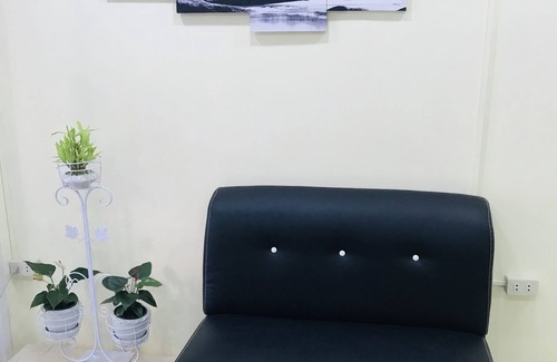 Bangkok Central Business District House | Budget-Friendly Stay at Harry's Residence with Breakfast Included