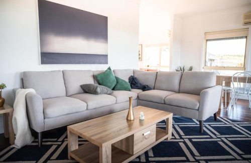 Russells Bridge House | Explore Harry Scotts Farmhouse: Pet-Friendly Retreat with Hot Tub