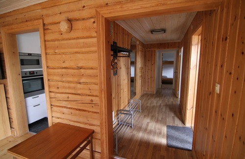 Jarvso House | Relaxing Retreat at Harsa B&B with Spa & Family Amenities
