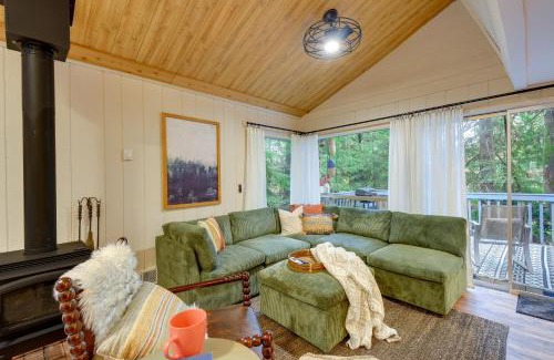 Burley House | Cozy Harstine Island Cabin with Ocean View & Fire Pit