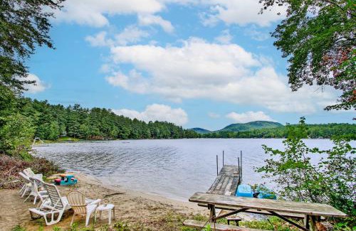 Hartford House | Cozy Hartford Cottage with Private Beach on Bear Pond