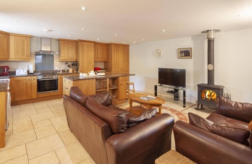 Brushford Cottage | Discover Harthanger View Cottage: Rated 9.6, Pet Friendly
